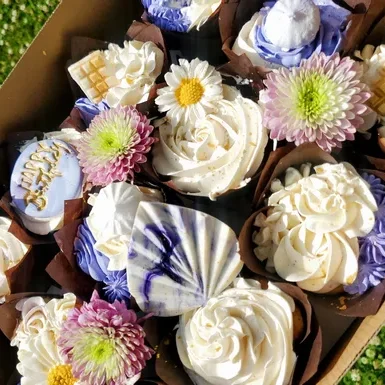 Customized dozen cupcakes
